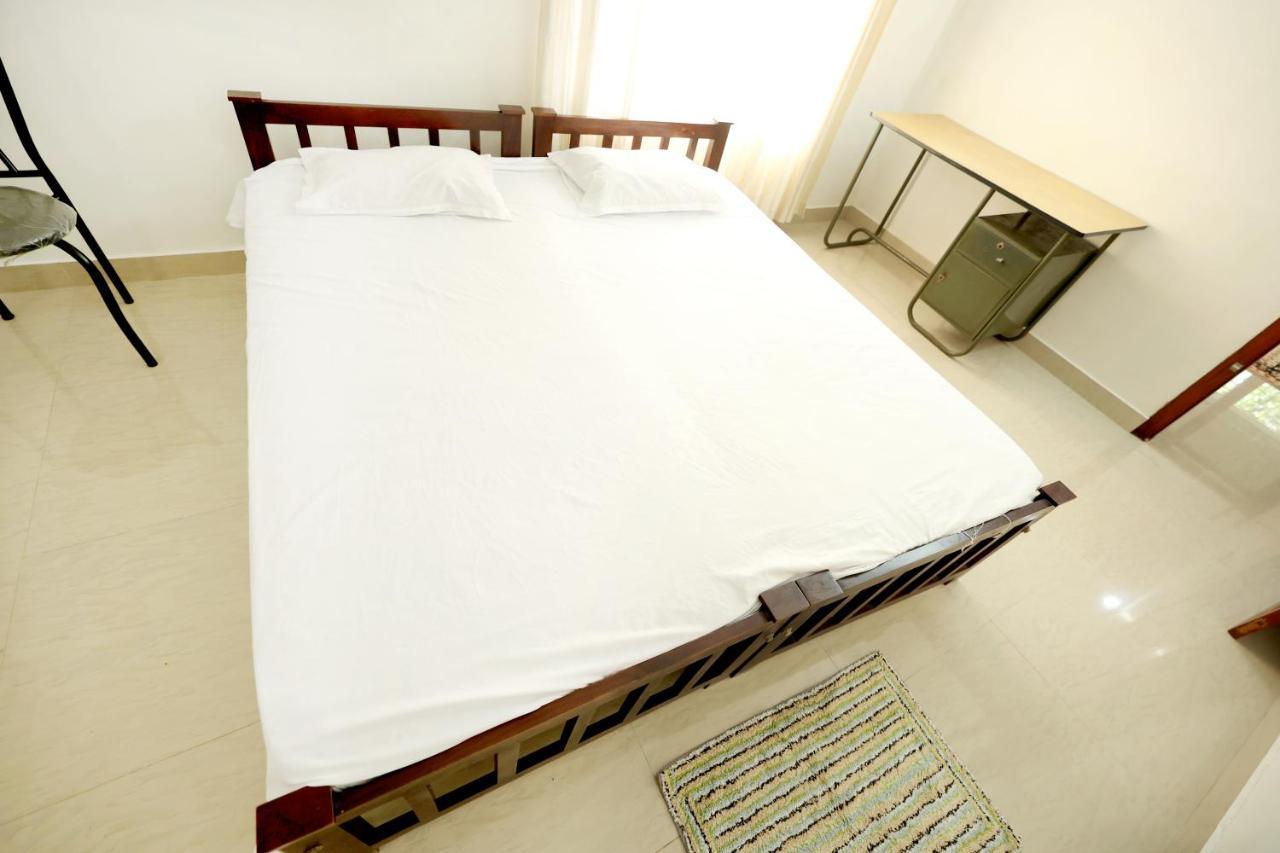 Daffodil Rooms - Non Ac Tellicherry Экстерьер фото